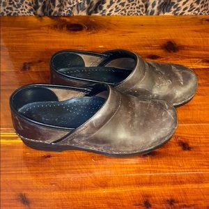 Dansko Women’s Clogs Size 9